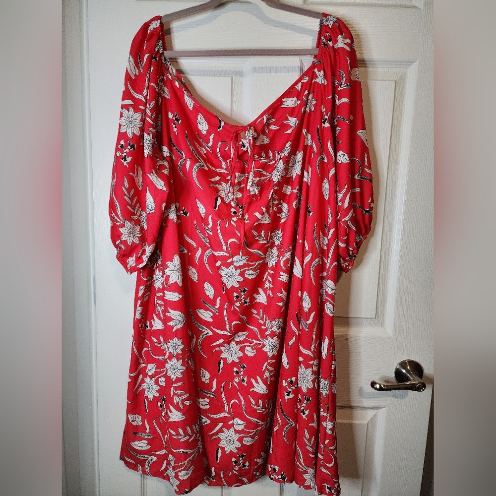 BLOOMCHIC Size 22 NWT Red‎ Floral Dress